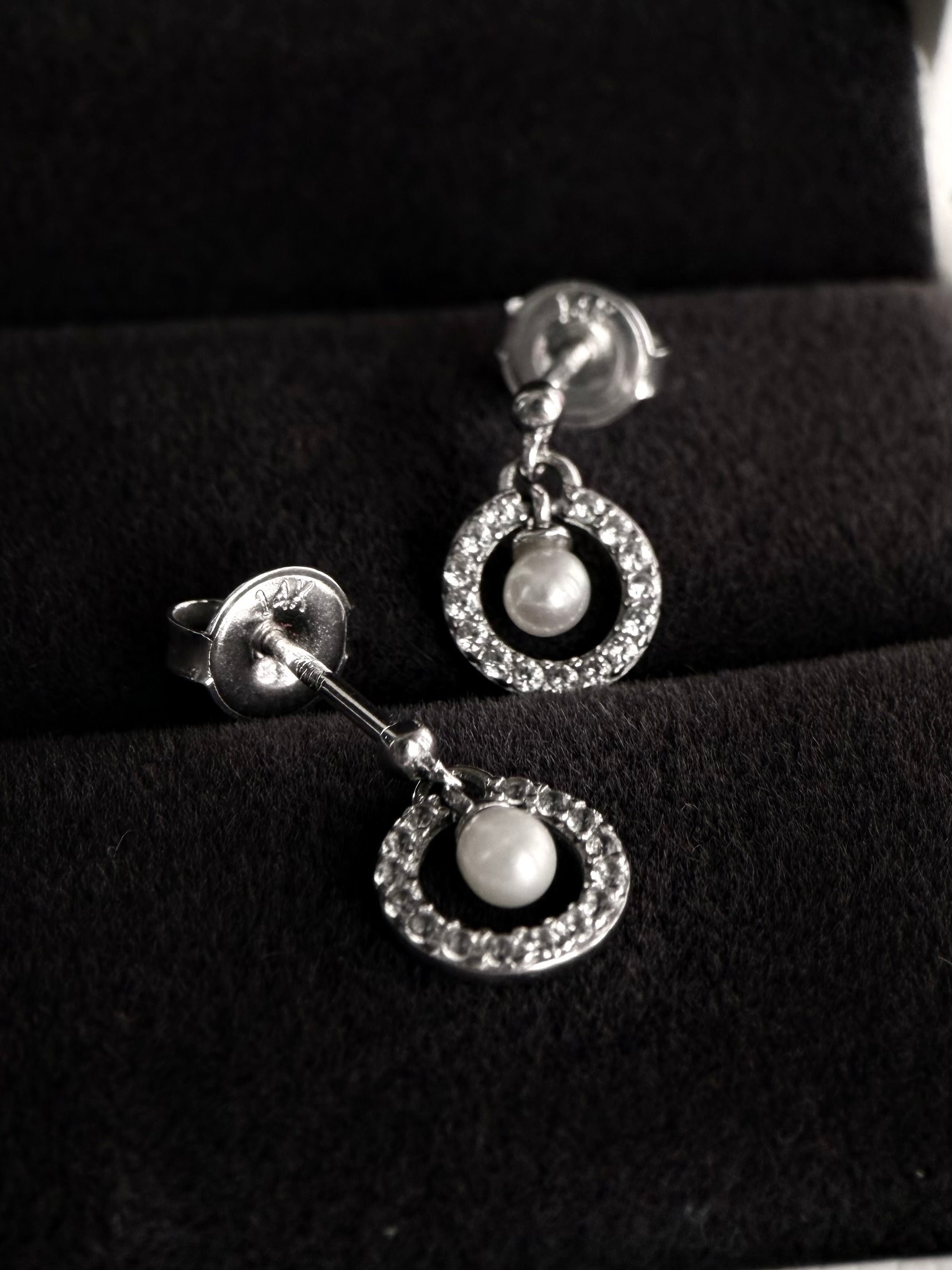 Aretes, arracadas y huggies
