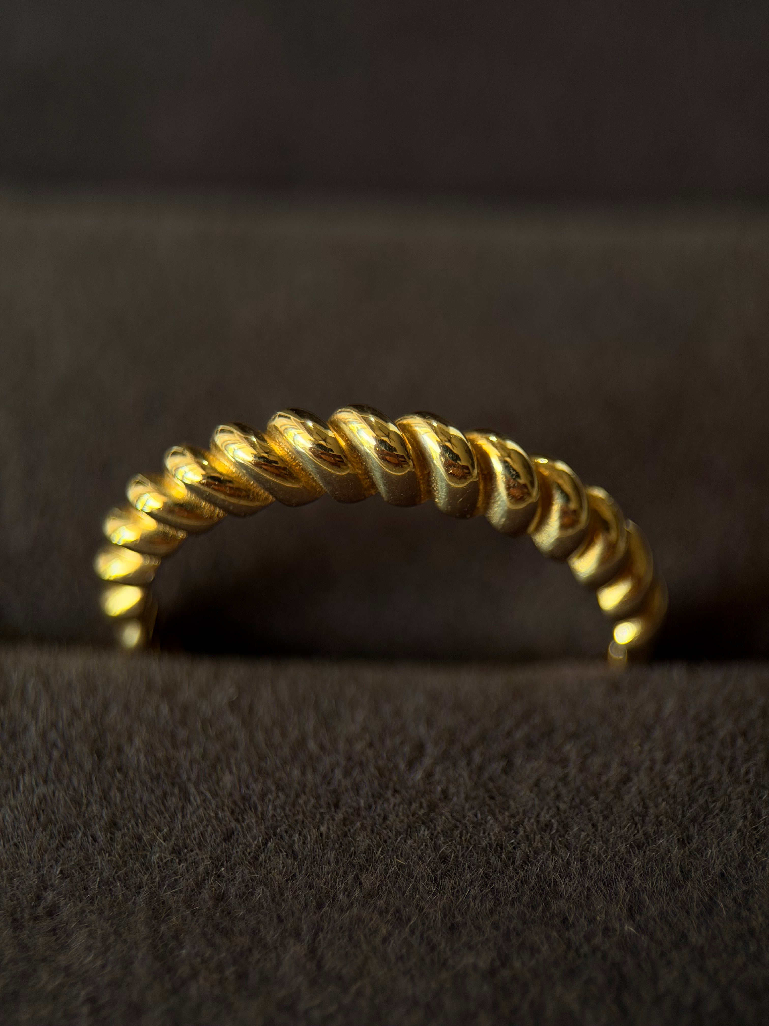Anillo torzal