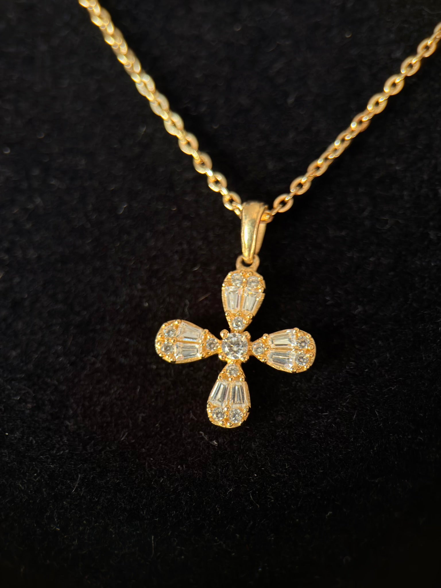 Dije cruz lumière